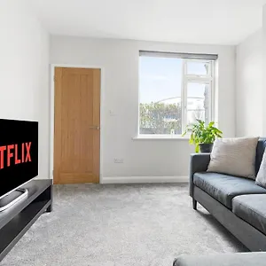 Lovely 2 Bedroom House - Free Parking - Near Qmc Hospital & Of - Suitable For Short & Long , Nottingham United Kingdom